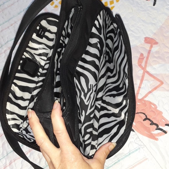 Classic black purse with tons of pockets - Picture 4 of 6